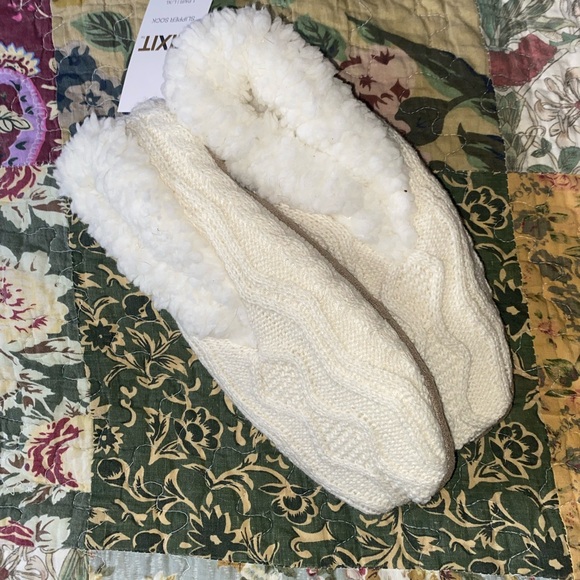 Mixit Cozy Womens 1 Pair Slipper Socks SZ L/XL
NWT - Picture 5 of 7